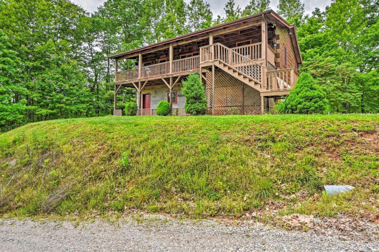 Bryson City Cabin With Hot Tub, Views And Pool Table! エクステリア 写真