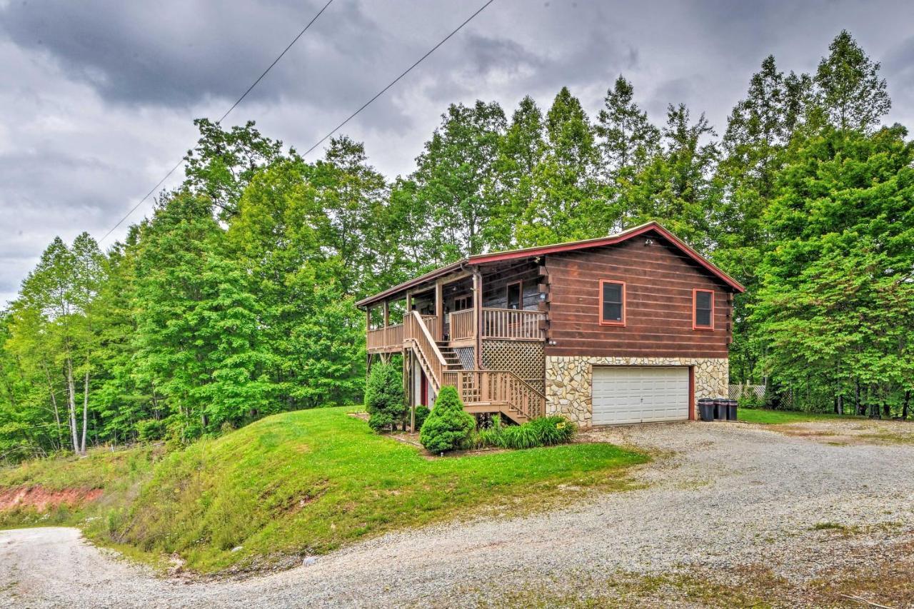 Bryson City Cabin With Hot Tub, Views And Pool Table! エクステリア 写真