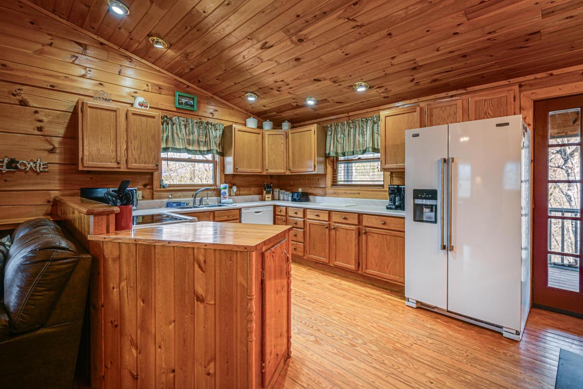 Bryson City Cabin With Hot Tub, Views And Pool Table! エクステリア 写真