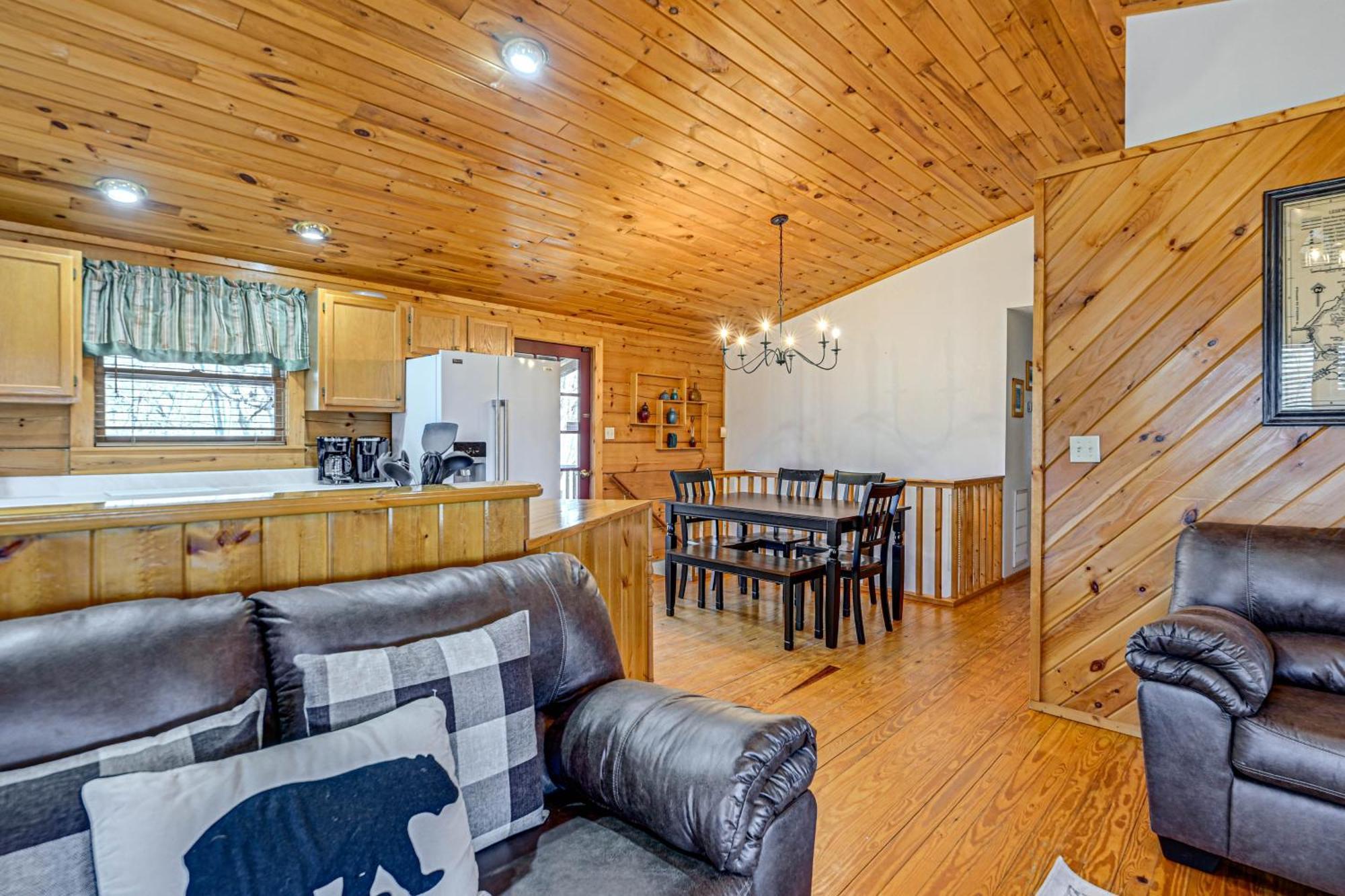 Bryson City Cabin With Hot Tub, Views And Pool Table! エクステリア 写真