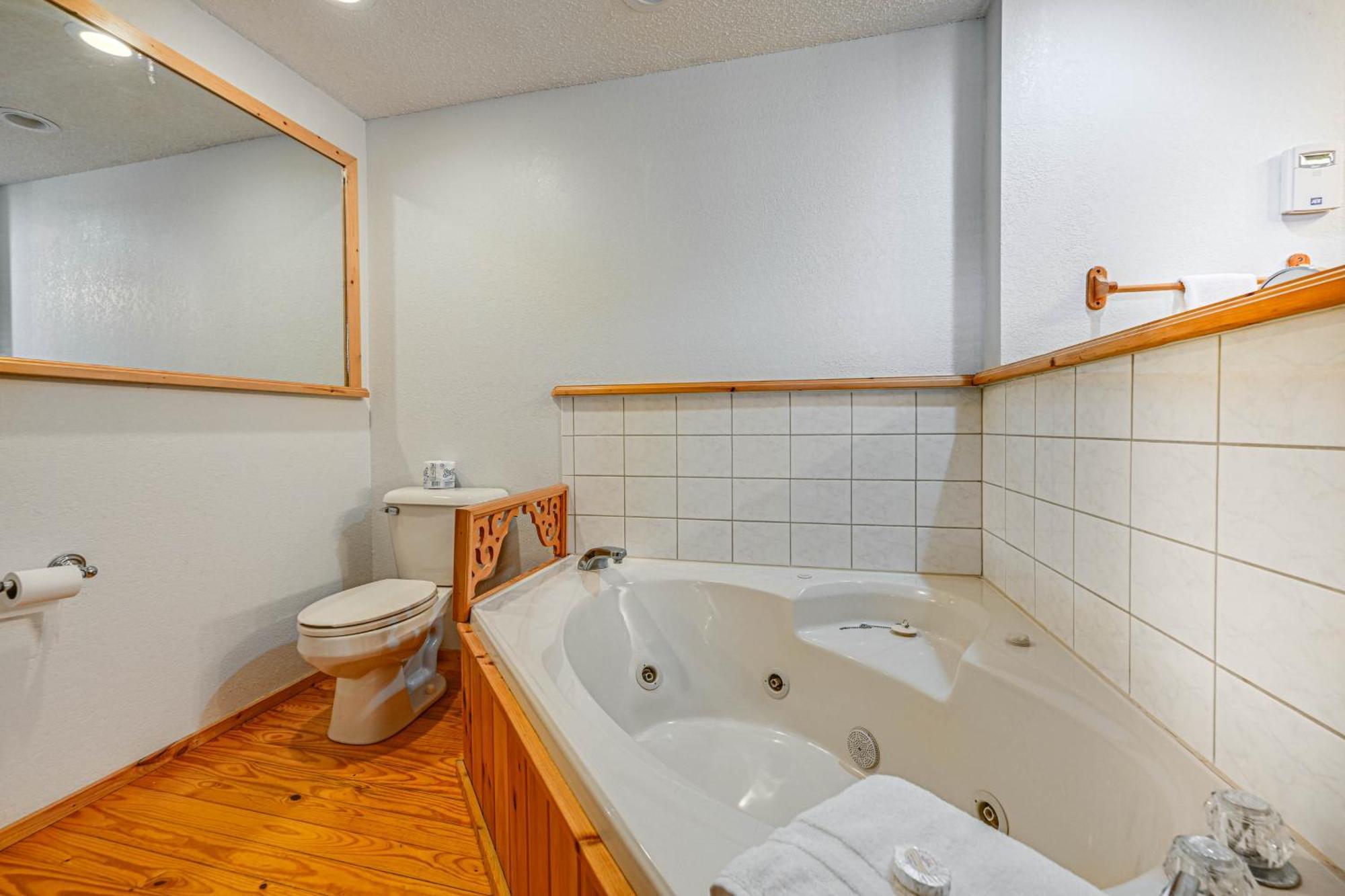 Bryson City Cabin With Hot Tub, Views And Pool Table! エクステリア 写真